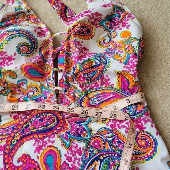 Gorgeous white one piece with multicolor paisley design Size 12 - Picture 4 of 9